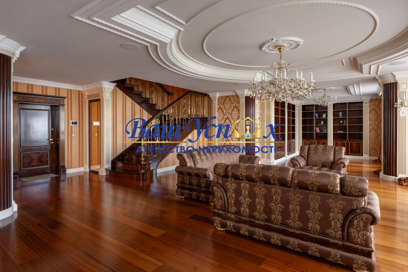 Продажа пентхауса с ремонтом в центре Киева. Кловский спуск 5