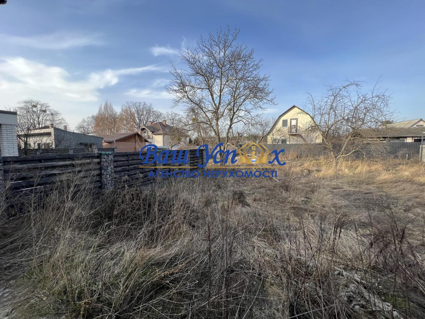 Продаж нового будинку в містечку Романків.