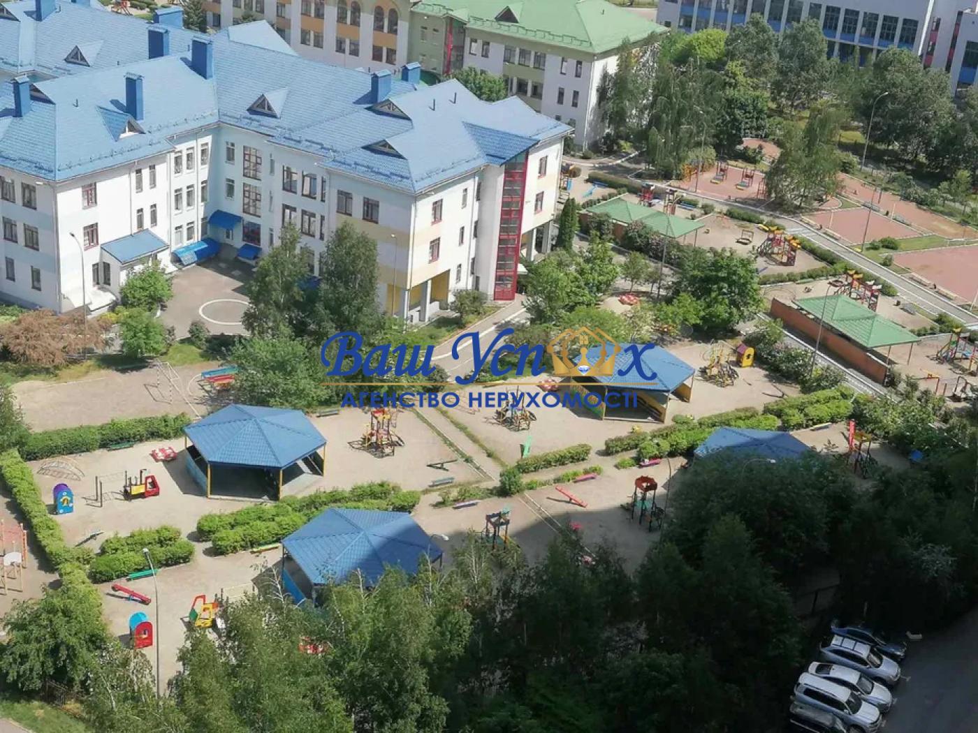 Продаж 3 кімнатної квартири, Дніпровська набережна, Рівер Мол