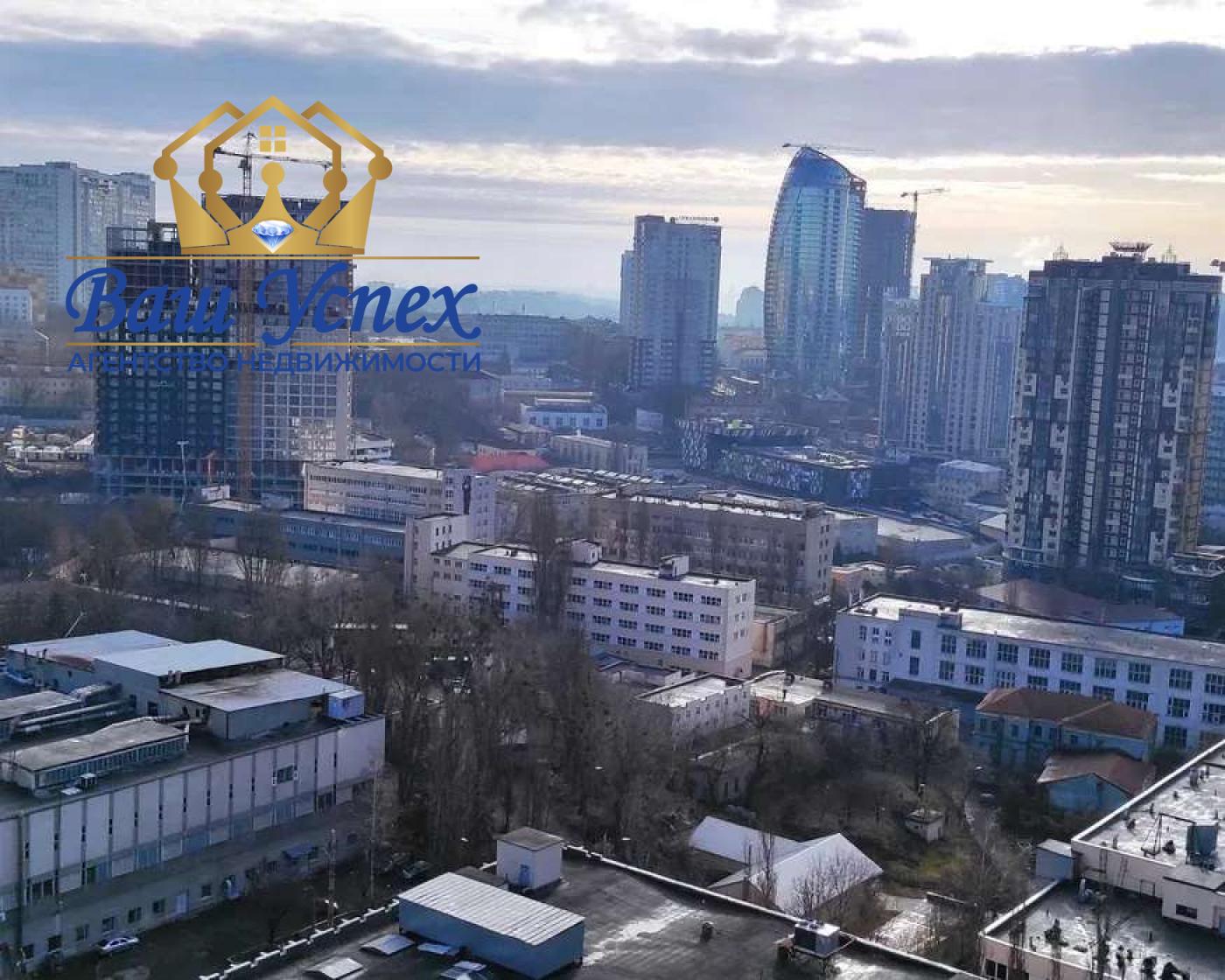 Продается 2 ком видовая квартира с ремонтом в центре Киева. ЖК Кардинал