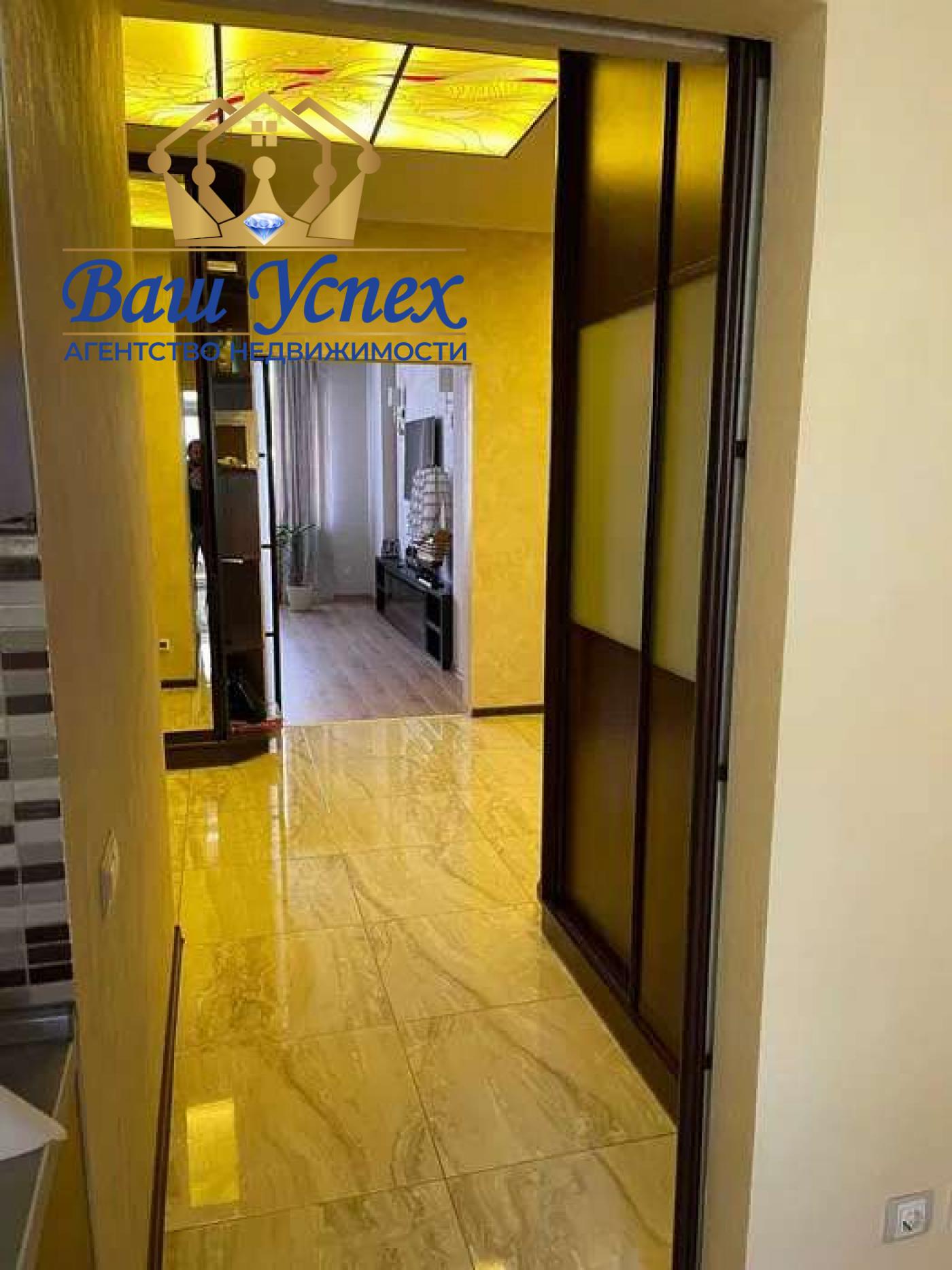 Продам 3 ком квартиру  по ул. Вячеслава Чорновола 29а.Метро Лукьяновская
