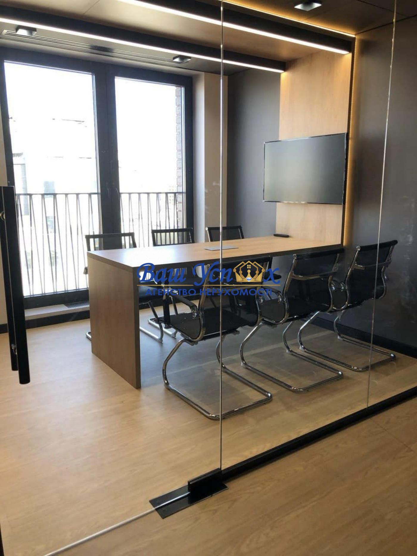 Оренда офісу в центрі з терасою . ЖК New York Concept House