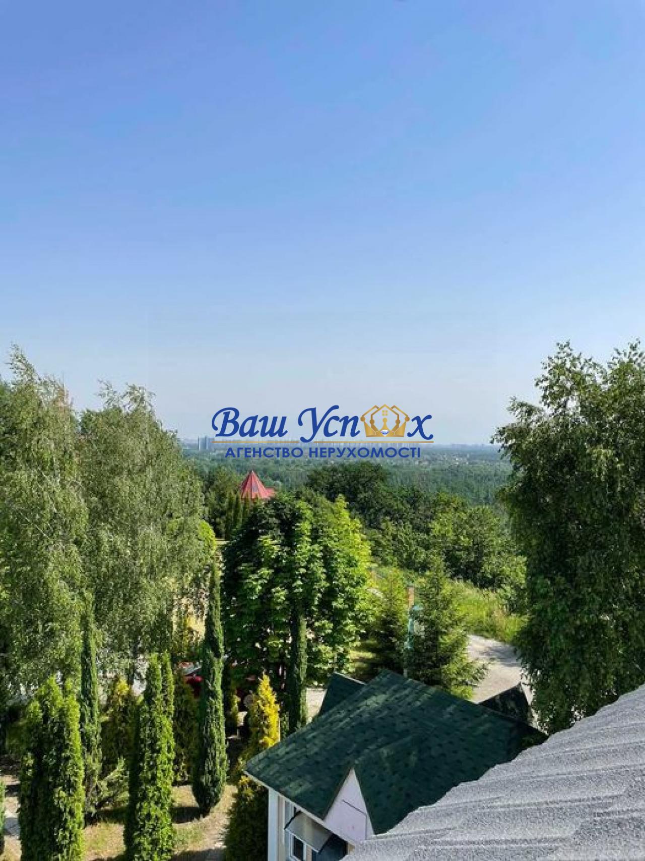 Продажа дома с ремонтом и бассейном, село Лесники.