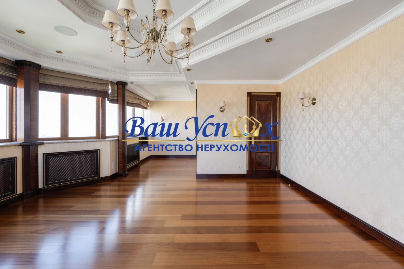 Продажа пентхауса с ремонтом в центре Киева. Кловский спуск 5