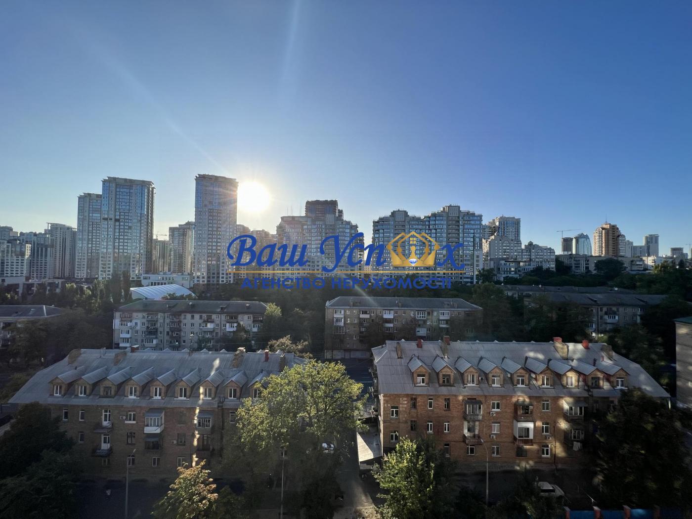 Продажа  квартиры в центре Киева ул Миколы Байчука 17 .Кadorr