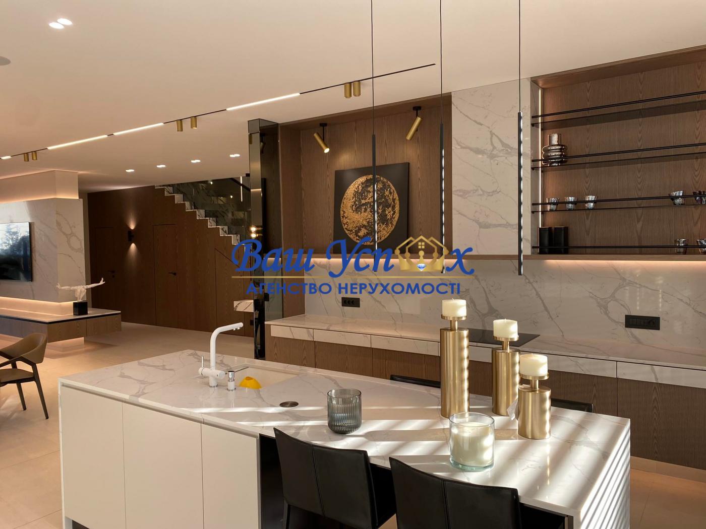 Продажа дома с выходом на воду .КГ Riviera Village
