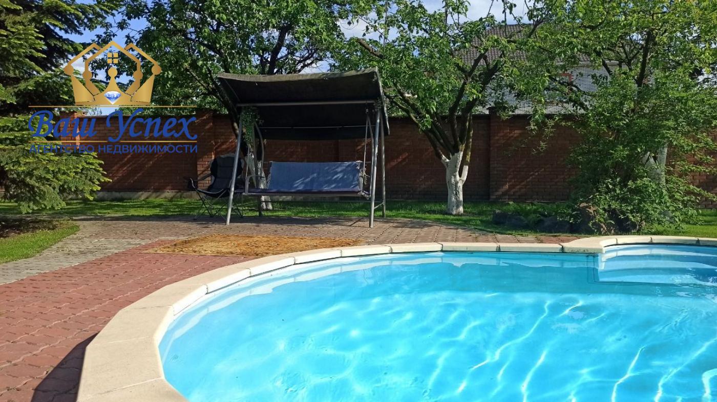 Продажа дома с бассейном ,село Лесники.