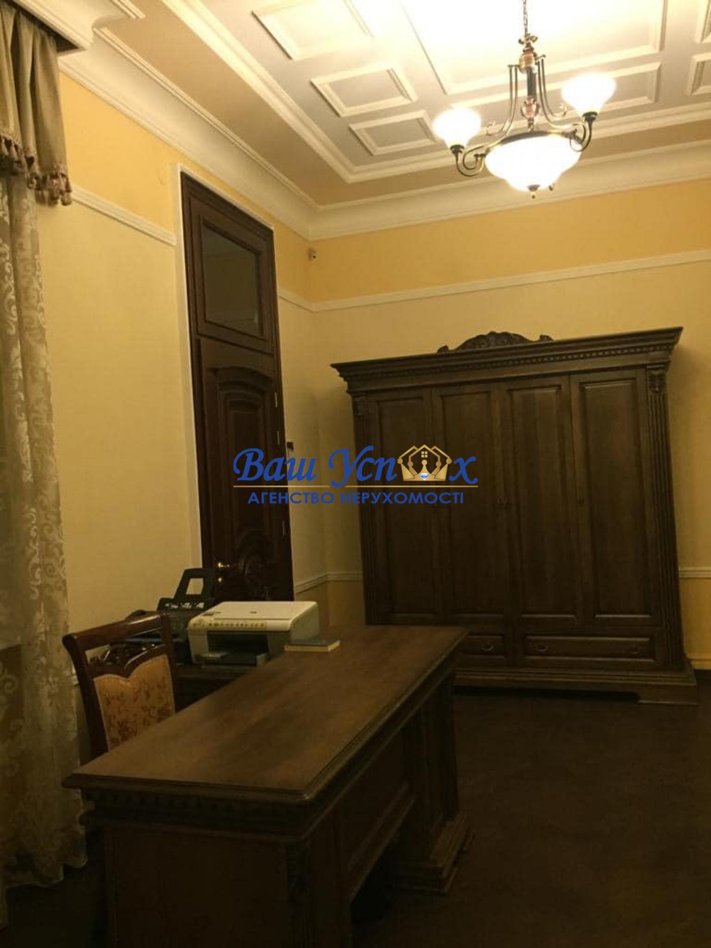 Продажа офиса с ремонтом в центре города Львов