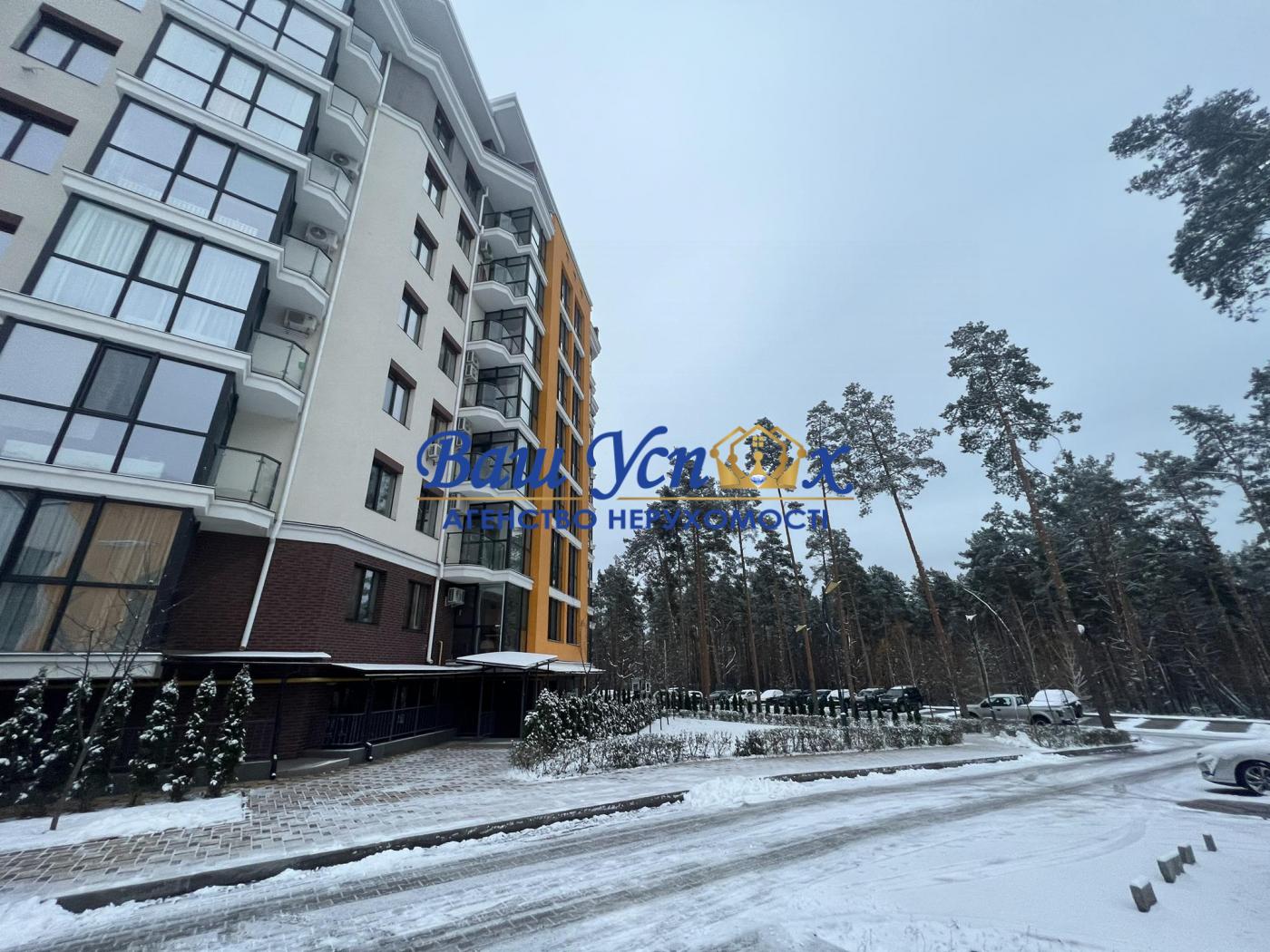 Продажа отдельно стоящего здания Гостомель в  ЖК  в лесу.