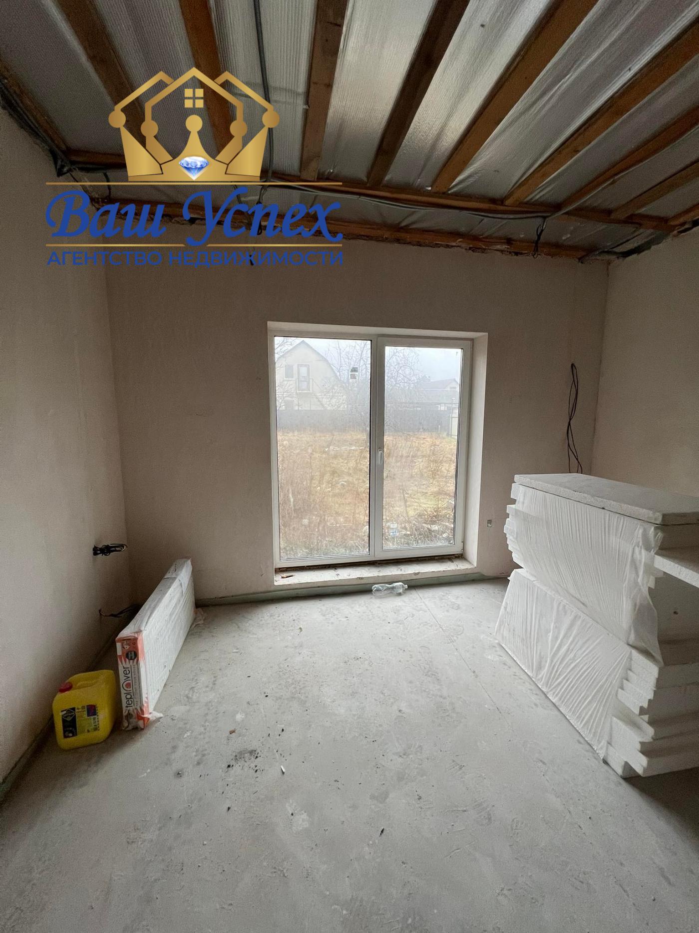 Продаж нового будинку в містечку. В один поверх село Романків.