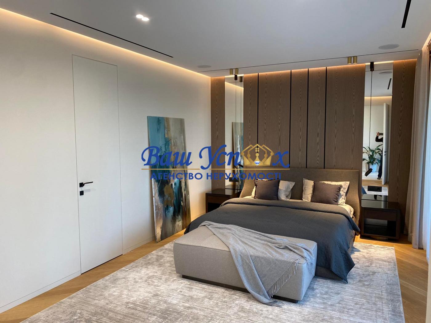 Продажа дома с выходом на воду .КГ Riviera Village