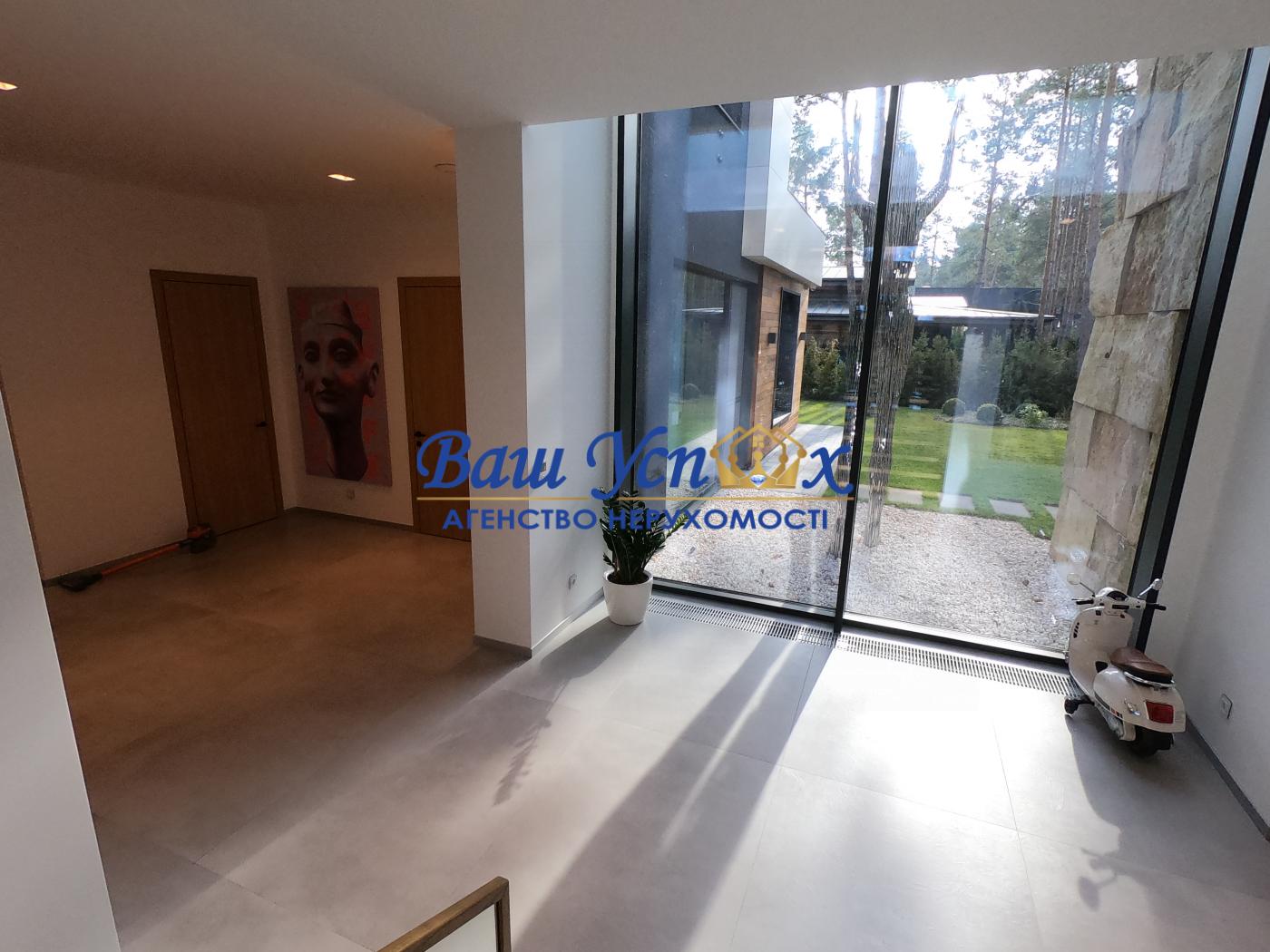 Продаж будинку з ремонтом  у лісі в КГ Riviera Village