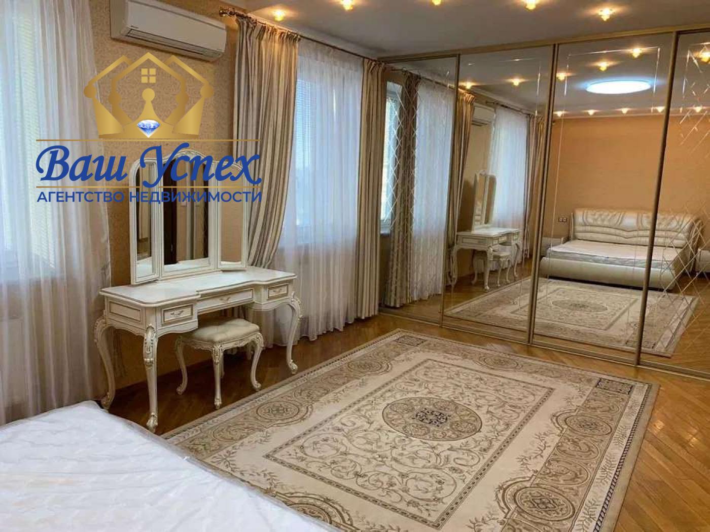 Сдам 4 ком квартиру пентхаус , Печерск, ул Ежи Гедройца,2