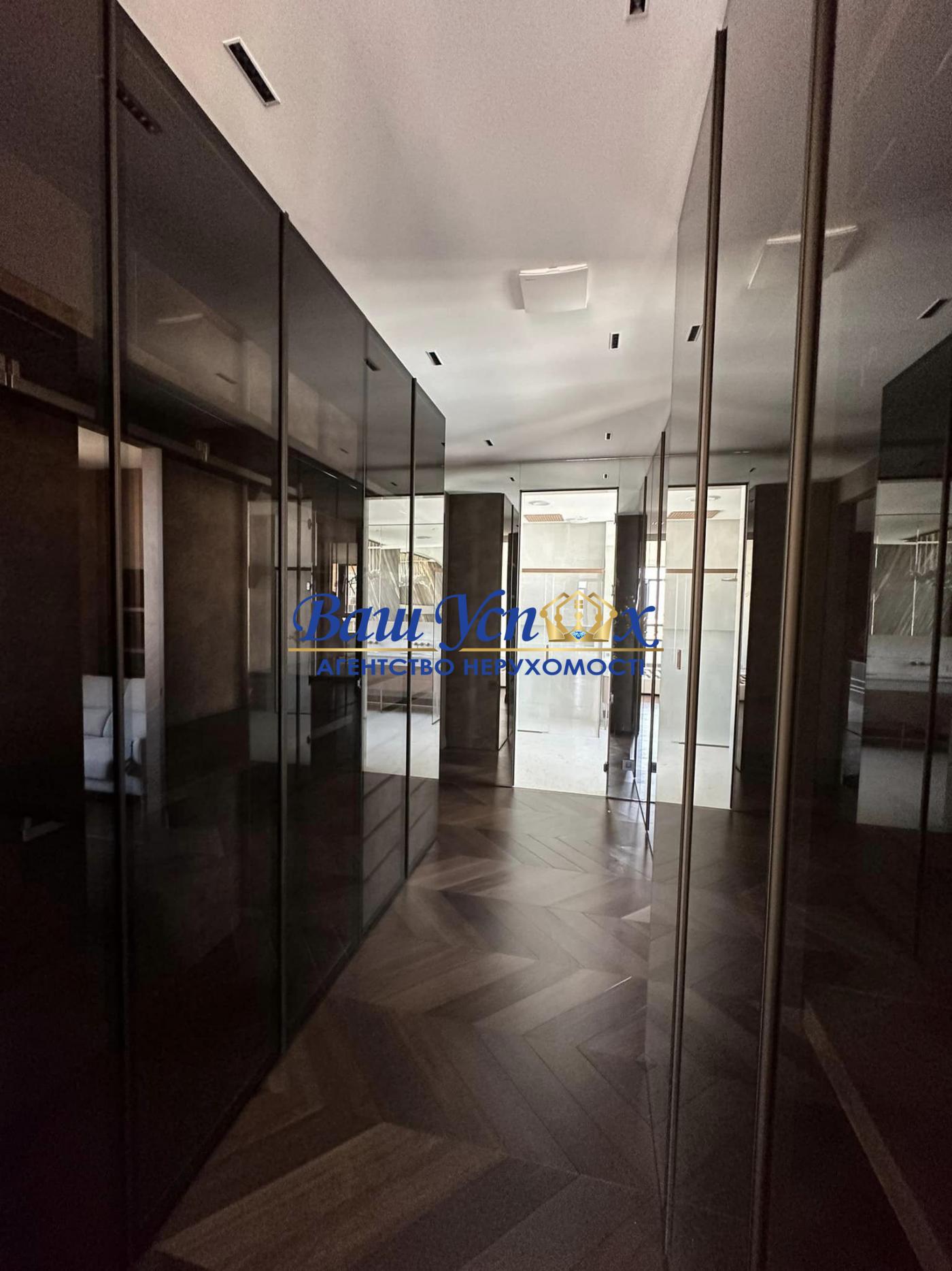Продаж 4 ком с новым ремонтом  в  ЖК Tetris Hall, центр Киева.