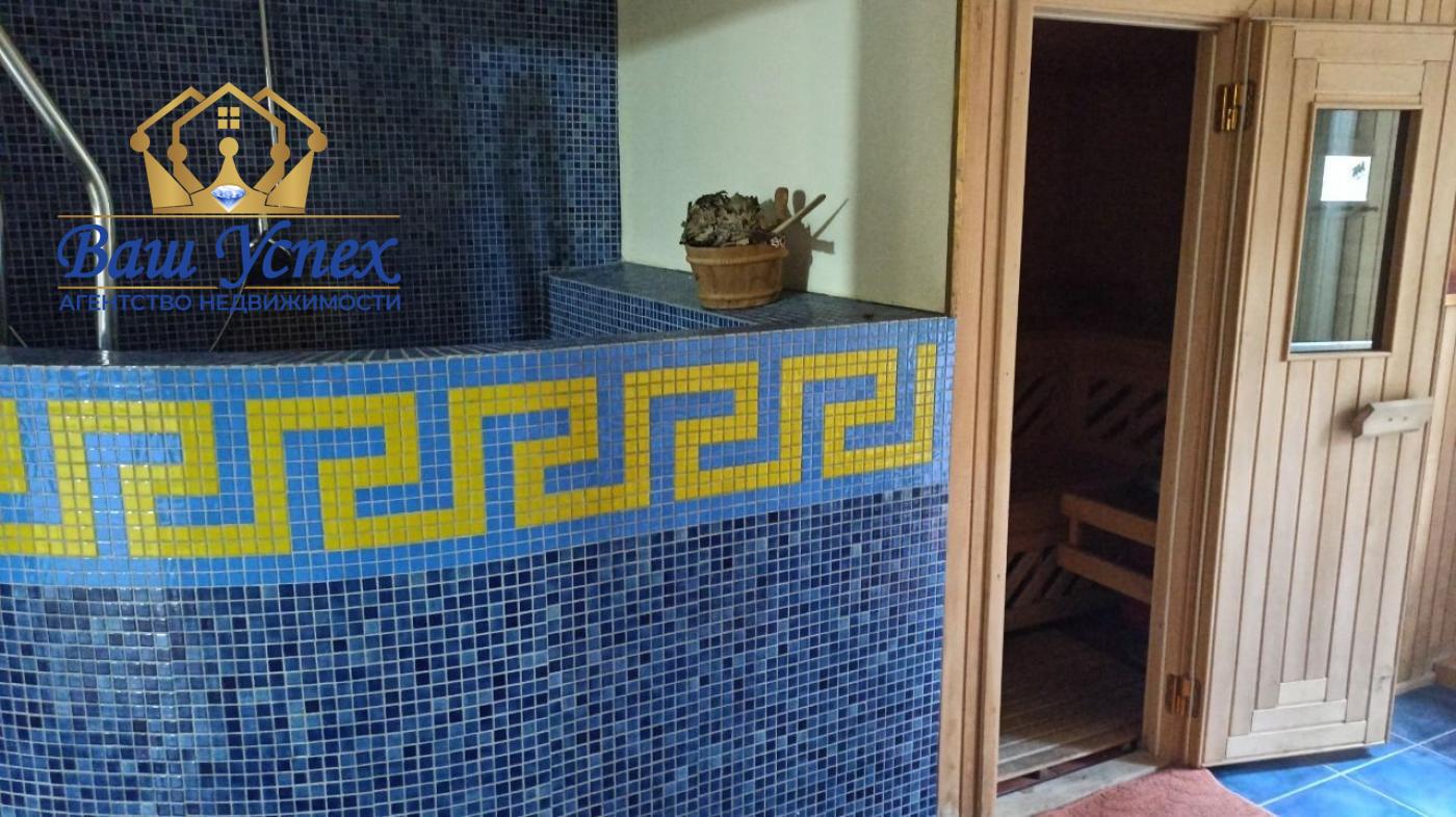 Продажа дома с бассейном ,село Лесники.