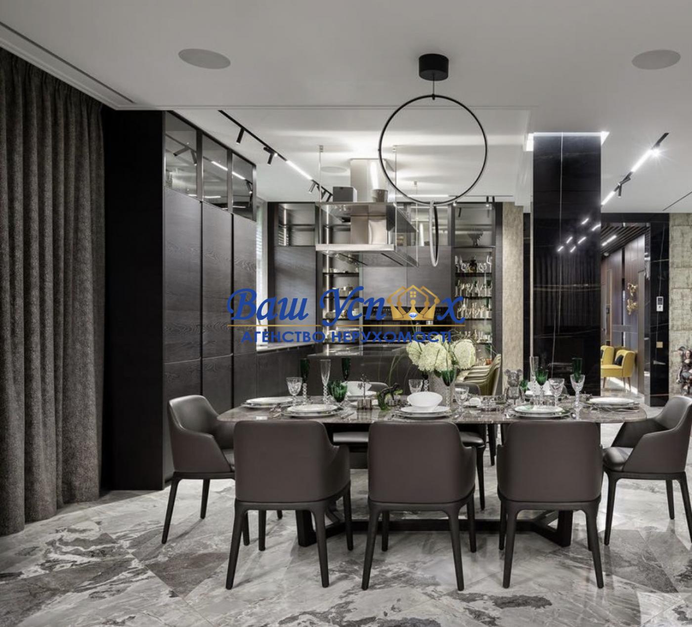 Продаж розкішного будинку з виходом на озеро КГ Riviera Village