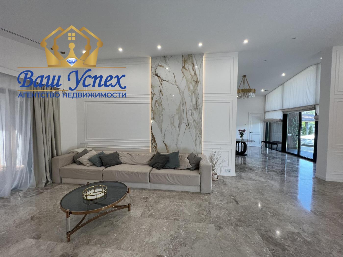 Продаж сучасного будинку в містечку в лісі. КГ RIVIERA VILLAGE