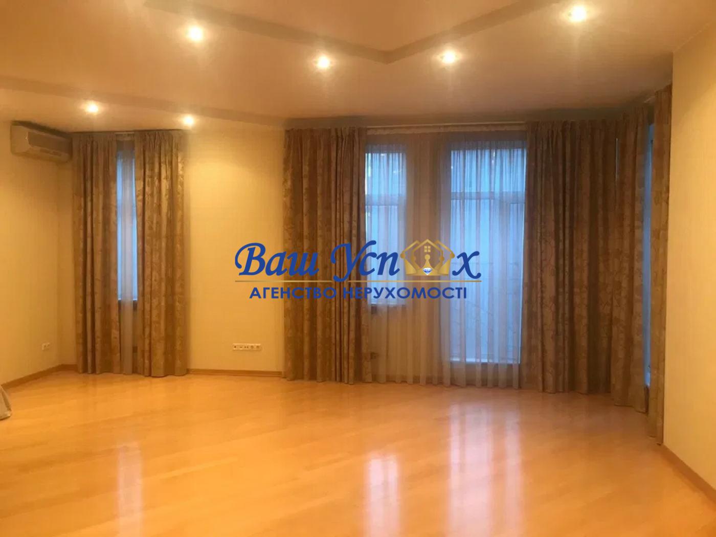 Продажа  4 ком  в центре Киева  по улице Дарвина 3