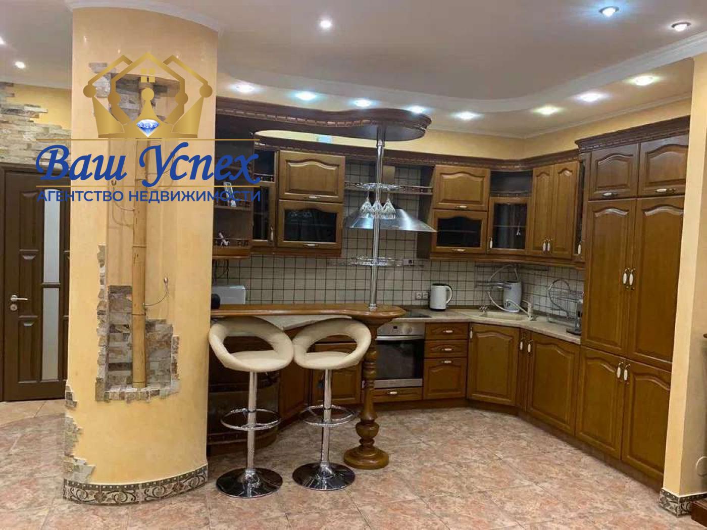 Сдам 4 ком квартиру пентхаус , Печерск, ул Ежи Гедройца,2