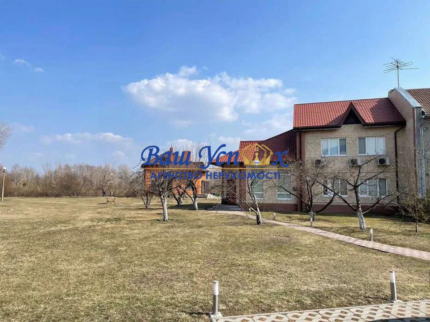 Оренда будинку  з виходом на річку село Козин