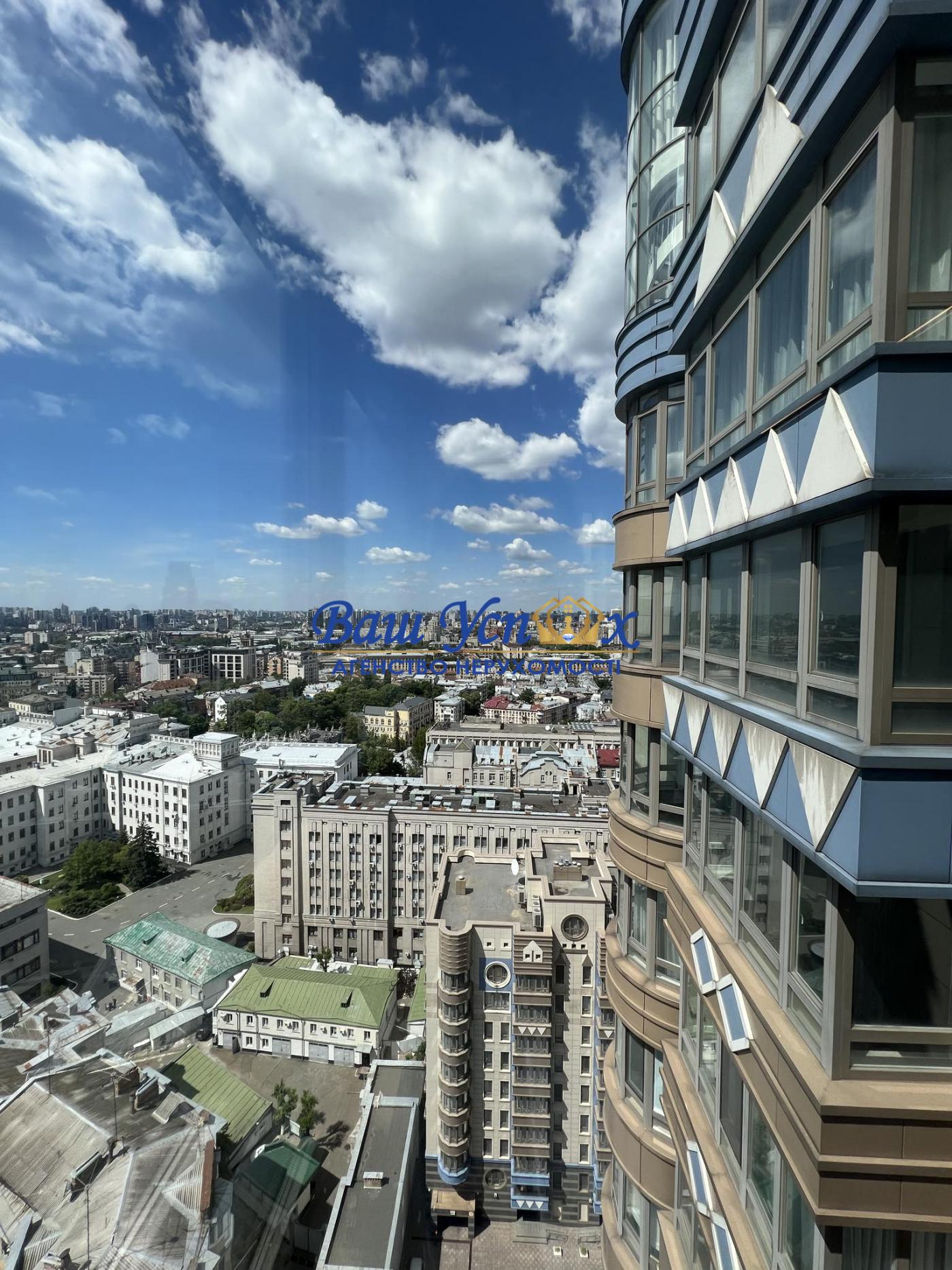 Продажа  4 ком с ремонтом . Институтская 18 а .ЖК Липска Вежа.