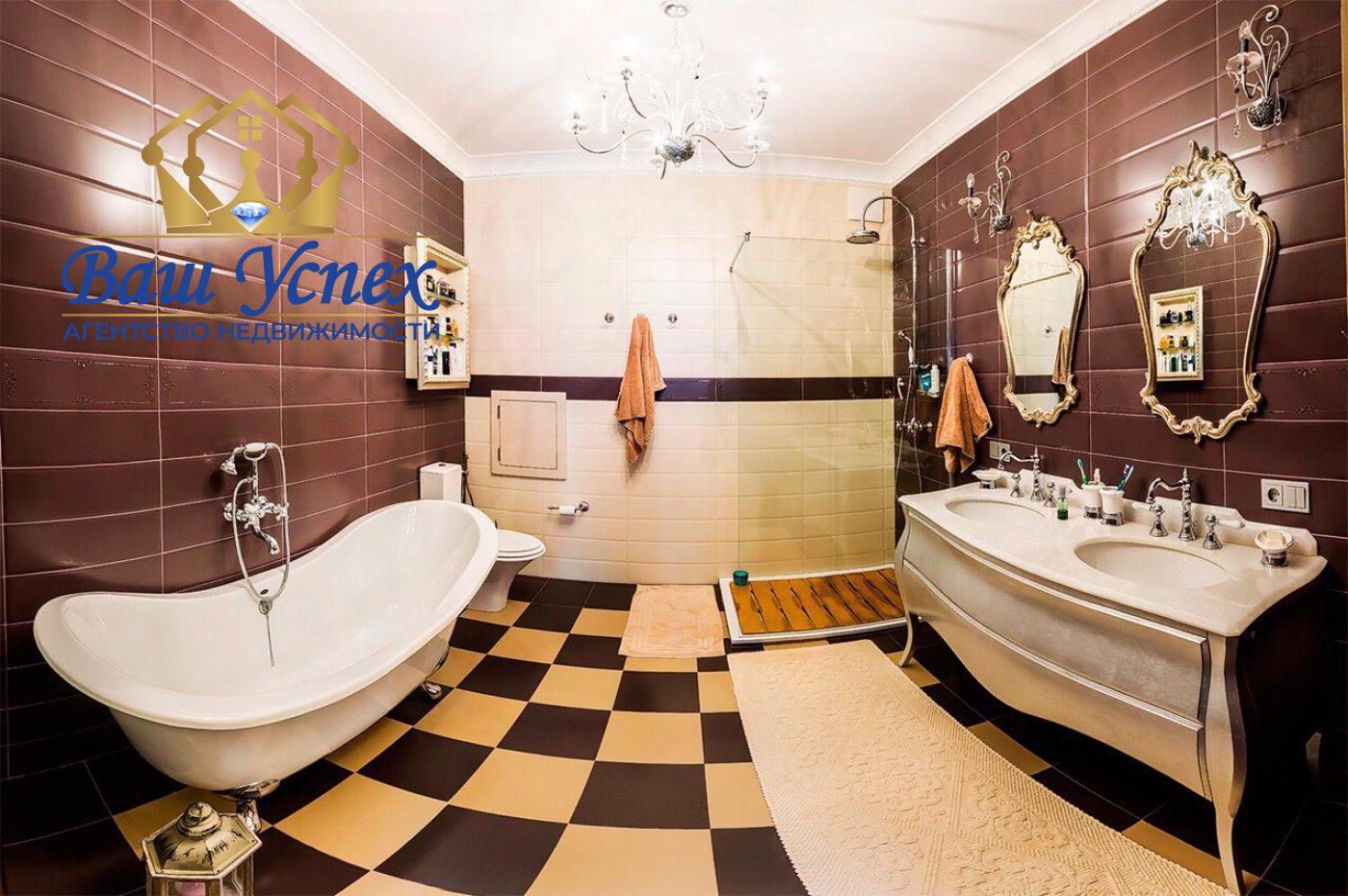 Продажа 3 ком в центре Киева. Институтская 18 а .