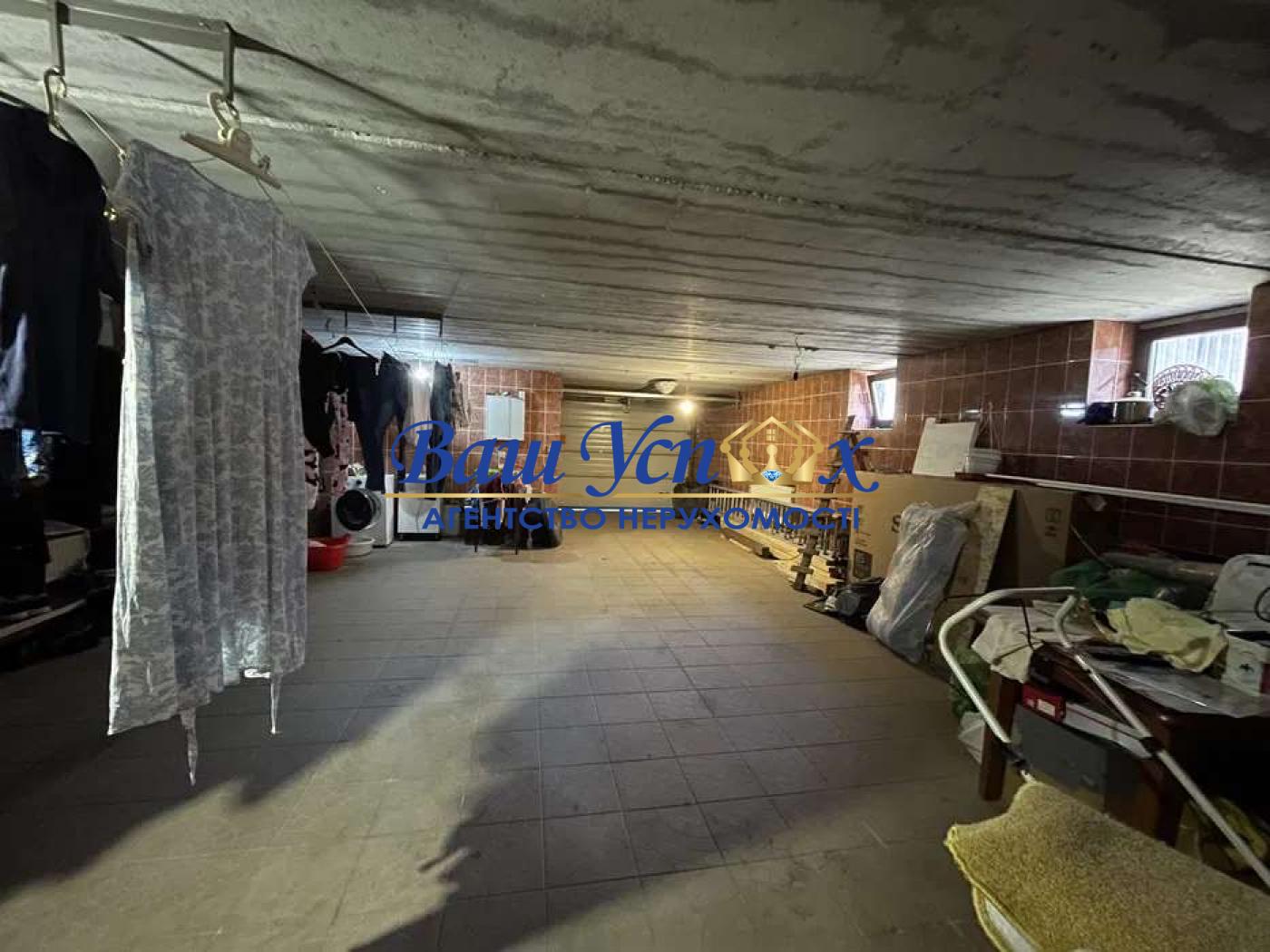 Продаж дом с бассейном в районе Жулян. ТРЦ Respublika Park