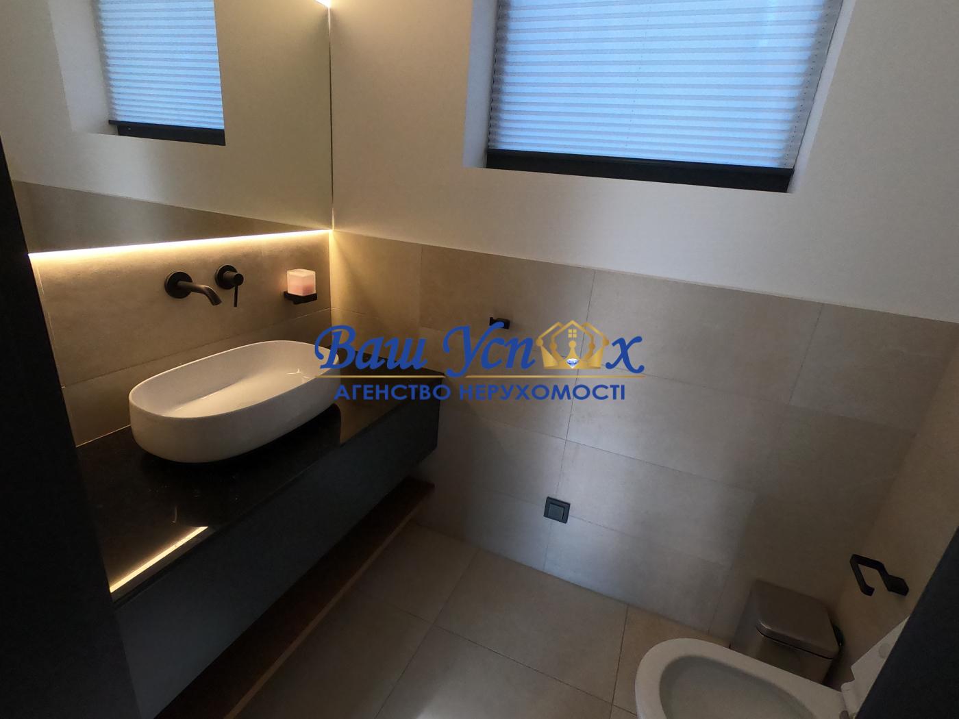 Продаж будинку з ремонтом  у лісі в КГ Riviera Village