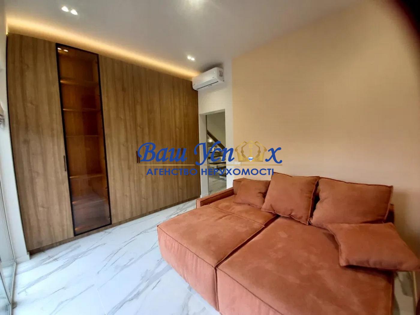 Продажа дома в городке .Возле озера КГ Riviera Village