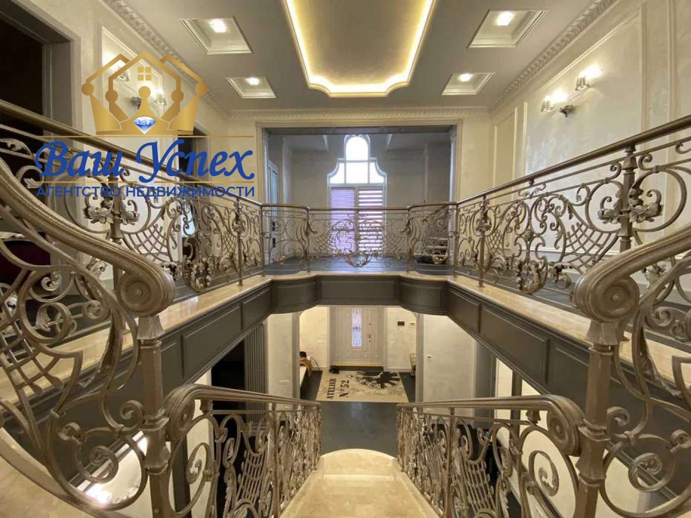 Продажа  хорошего  дома с бассейном. Житомирская трасса