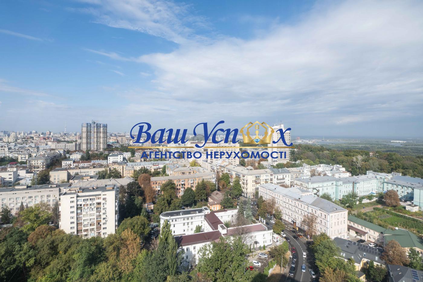 Продажа пентхауса с ремонтом в центре Киева. Кловский спуск 5