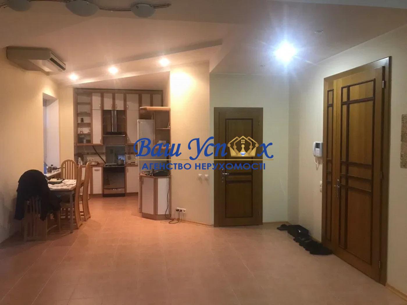 Продажа  4 ком  в центре Киева  по улице Дарвина 3