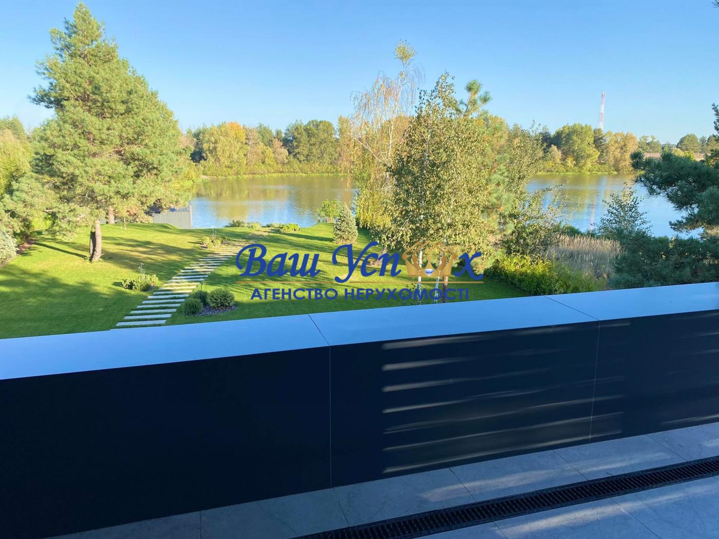 Продажа дома с выходом на воду .КГ Riviera Village