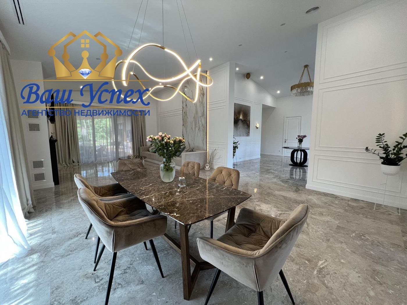 Продаж сучасного будинку в містечку в лісі. КГ RIVIERA VILLAGE