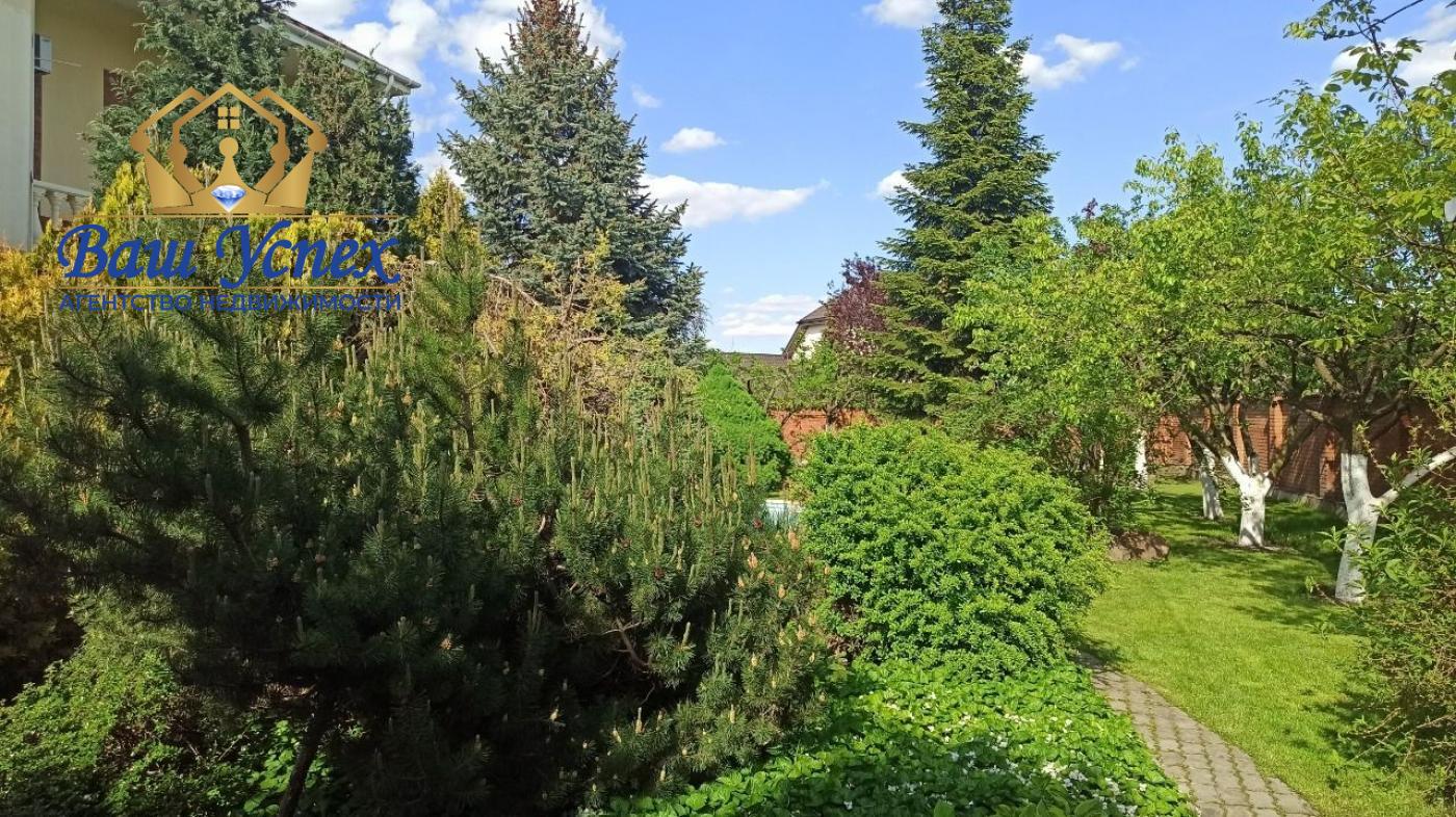 Продажа дома с бассейном ,село Лесники.