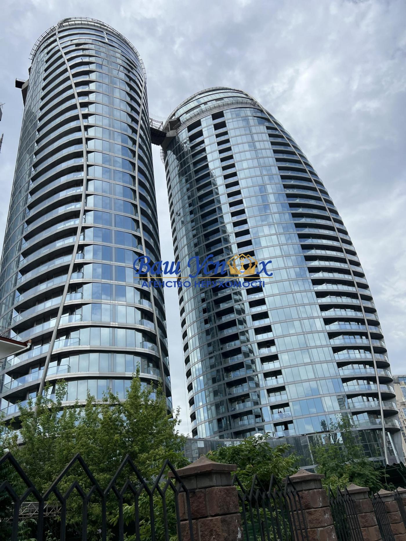 Продаж пентхауса в центре . ЖК Taryan Towers . Башни Будущего