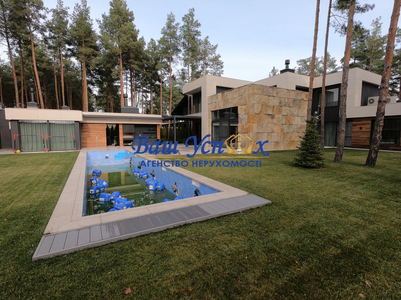 Продаж будинку з ремонтом  у лісі в КГ Riviera Village