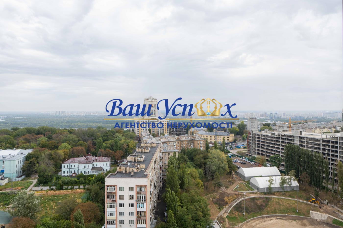 Продажа пентхауса с ремонтом в центре Киева. Кловский спуск 5