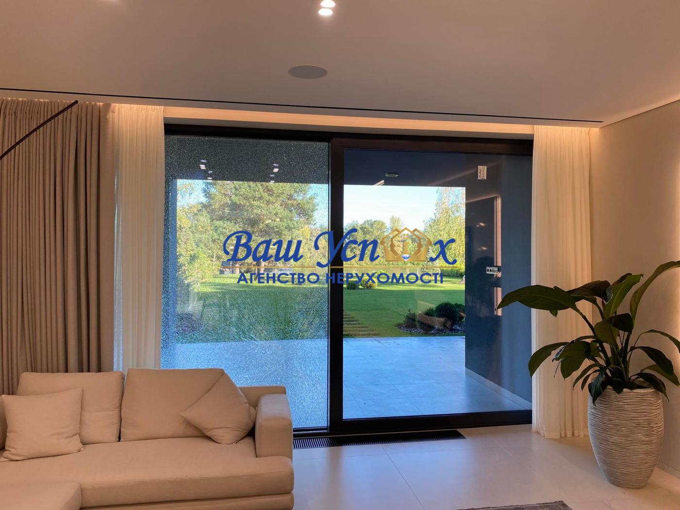 Продажа дома с выходом на воду .КГ Riviera Village