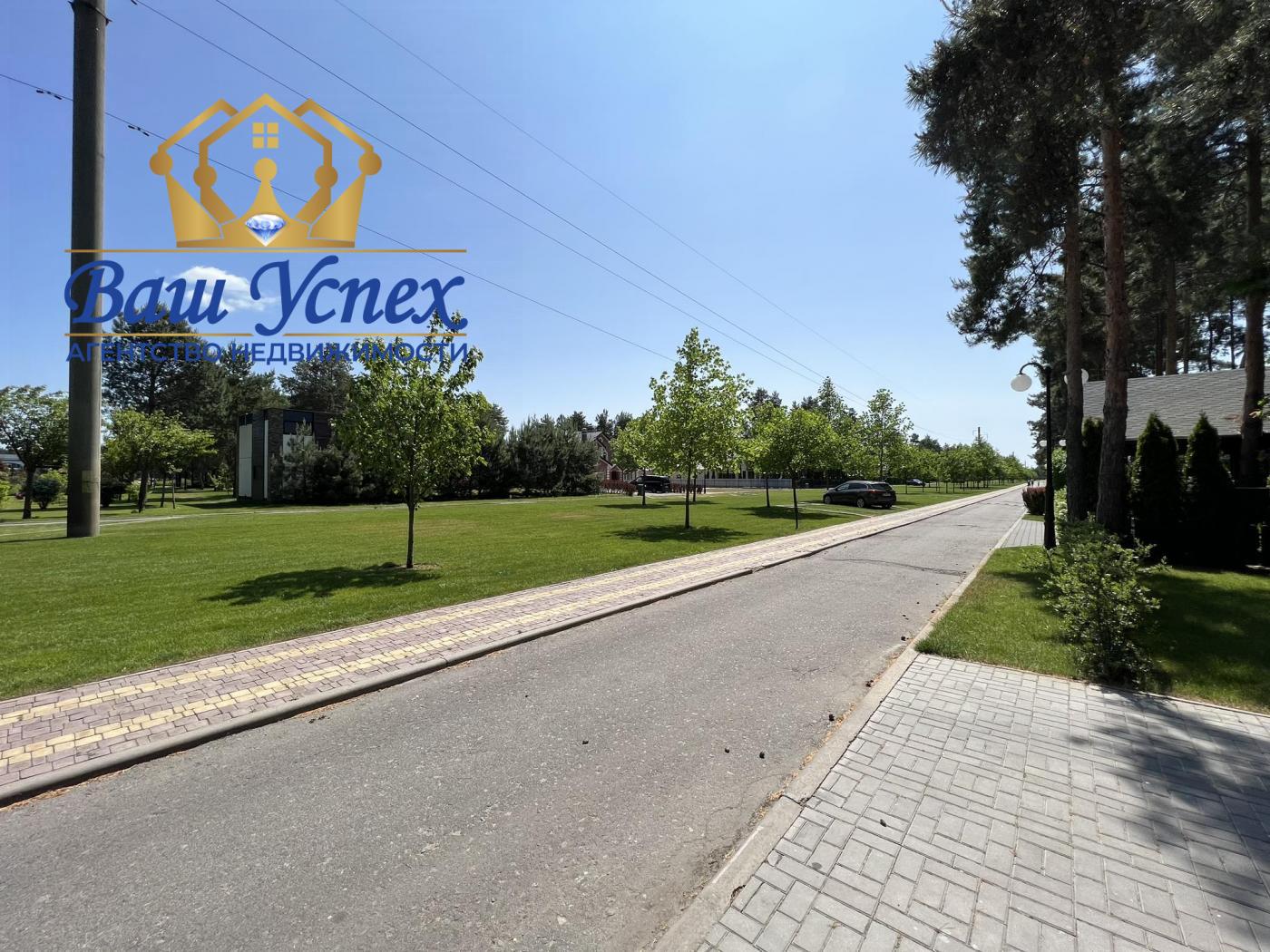 Продаж сучасного будинку в містечку в лісі. КГ RIVIERA VILLAGE