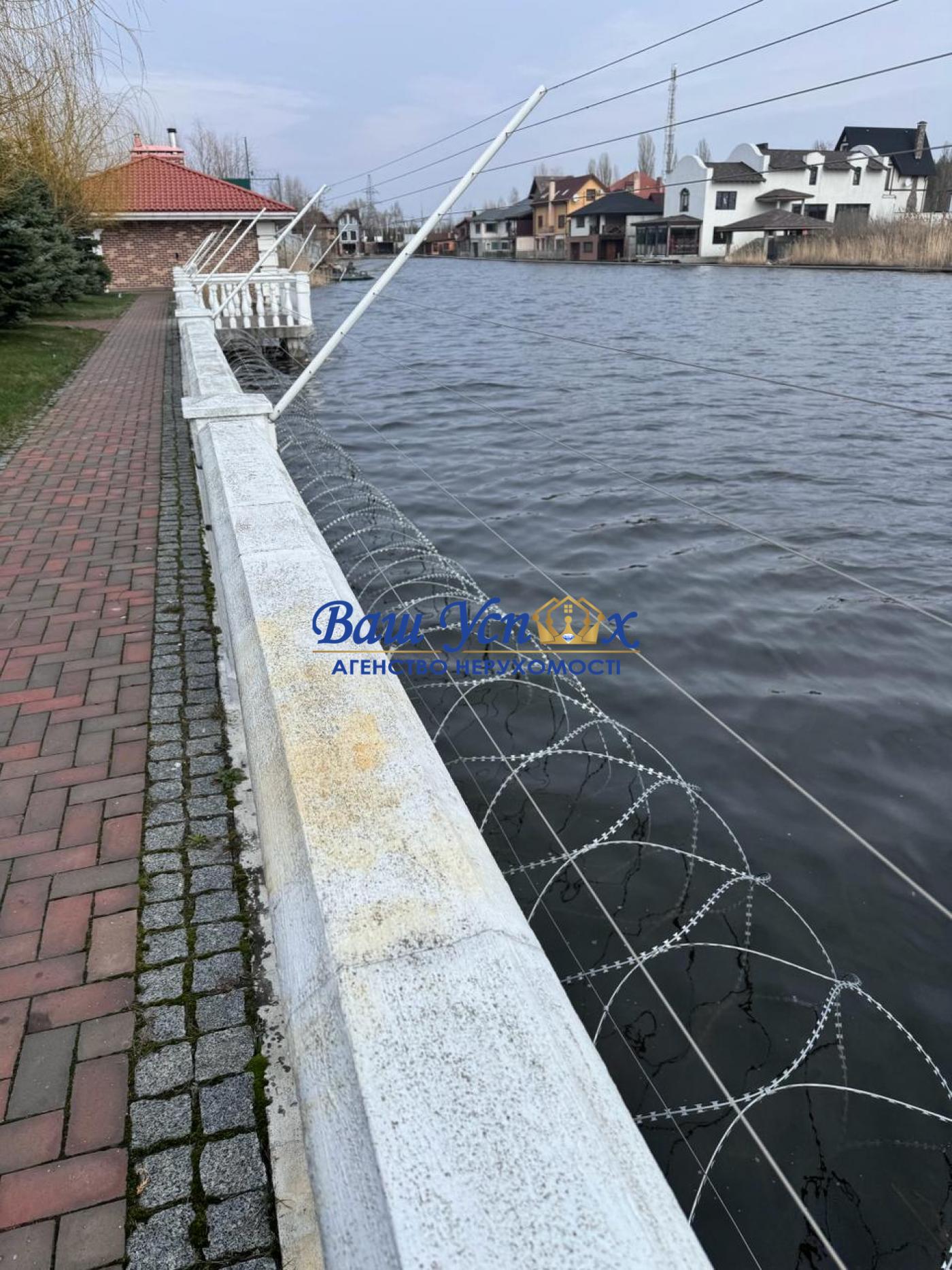 Продаж будинку з віходом на річку вул Берегова ,село Таценки