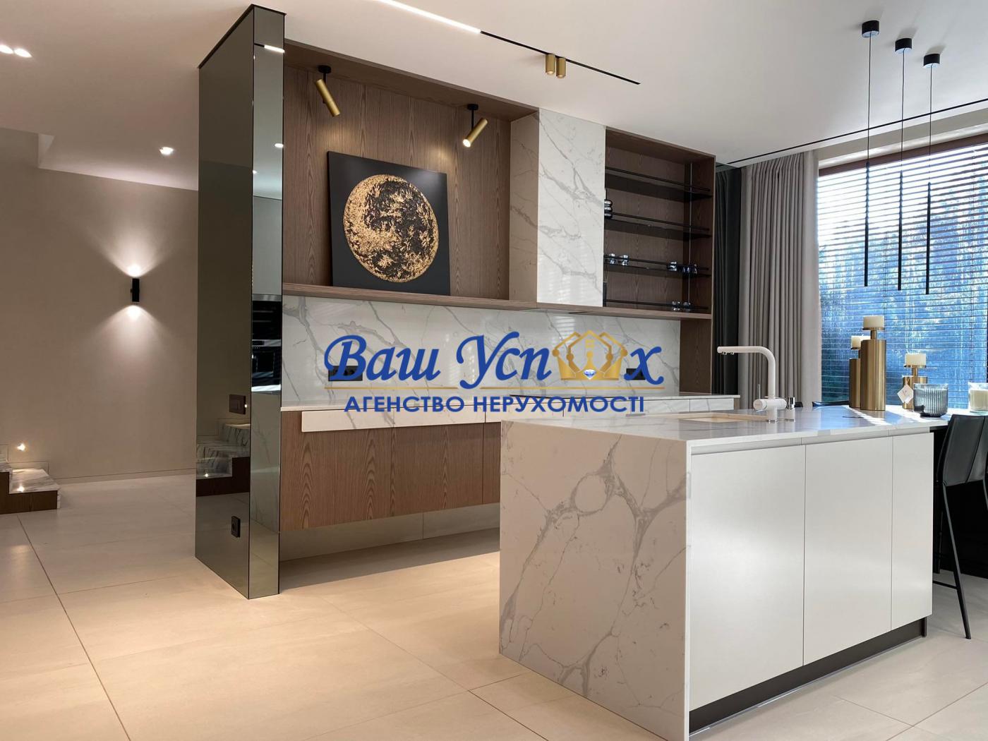 Продажа дома с выходом на воду .КГ Riviera Village