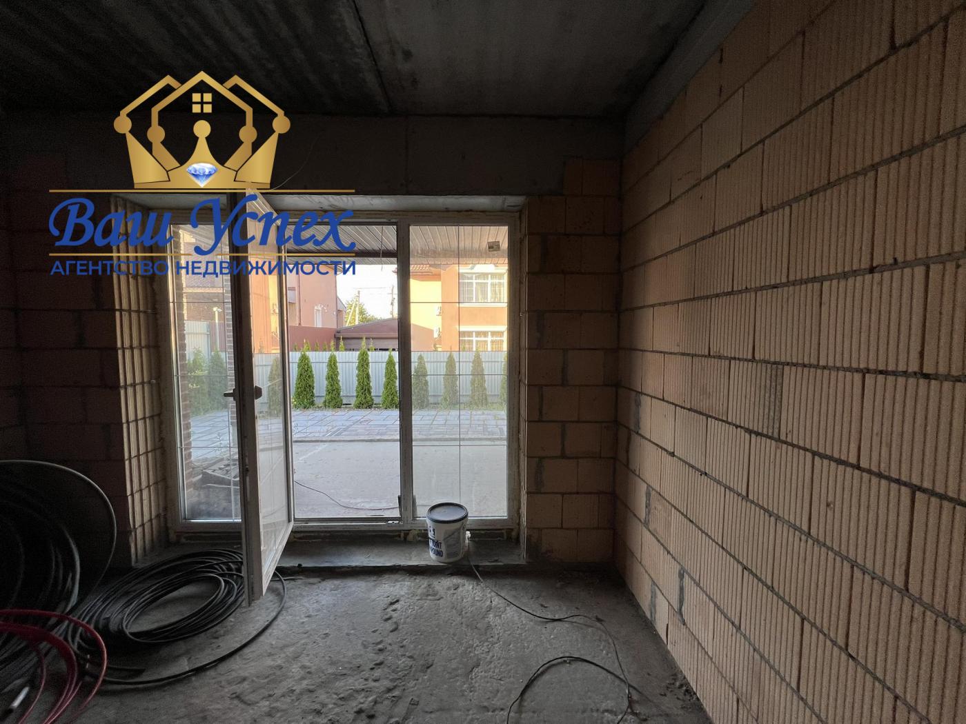 Продажа  нового дома в городке, село Ирпень  .Возле круга .