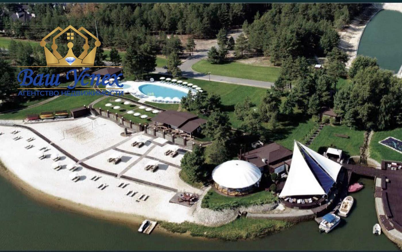 Продаж сучасного будинку в містечку в лісі. КГ RIVIERA VILLAGE