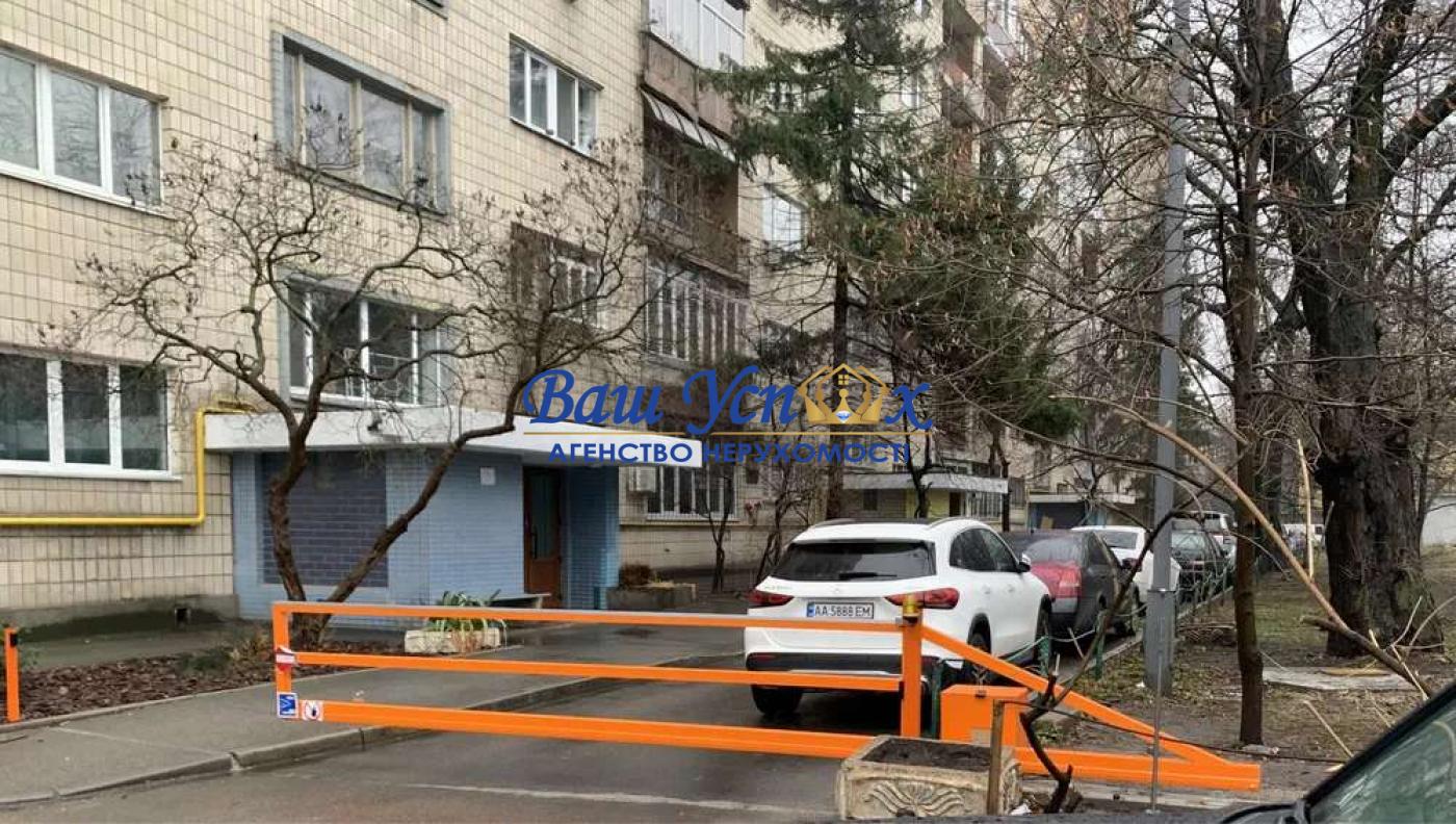 Аренда квартиры 3 ком. Печерск ул. Михаила Грушевского