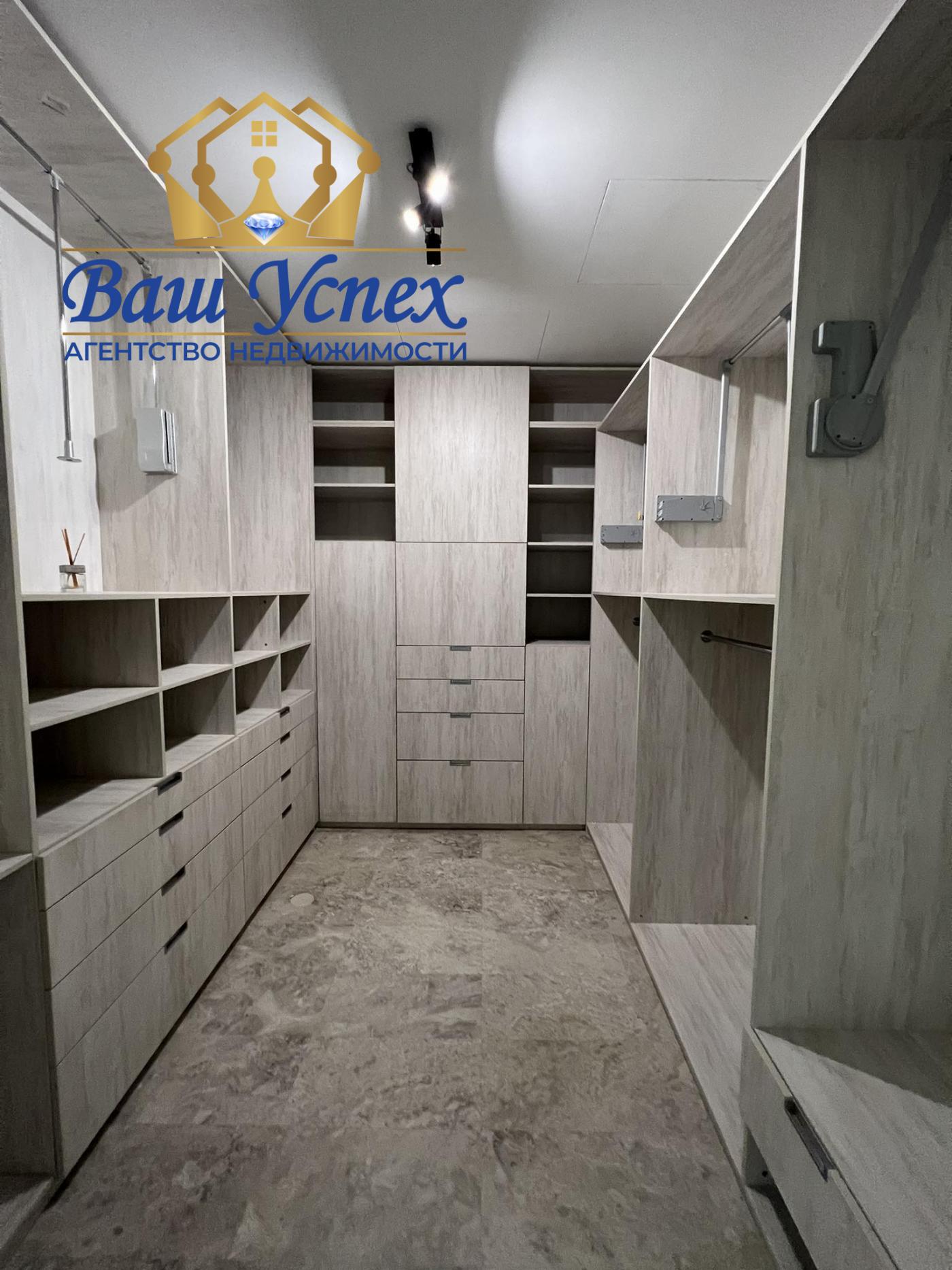 Продаж сучасного будинку в містечку в лісі. КГ RIVIERA VILLAGE