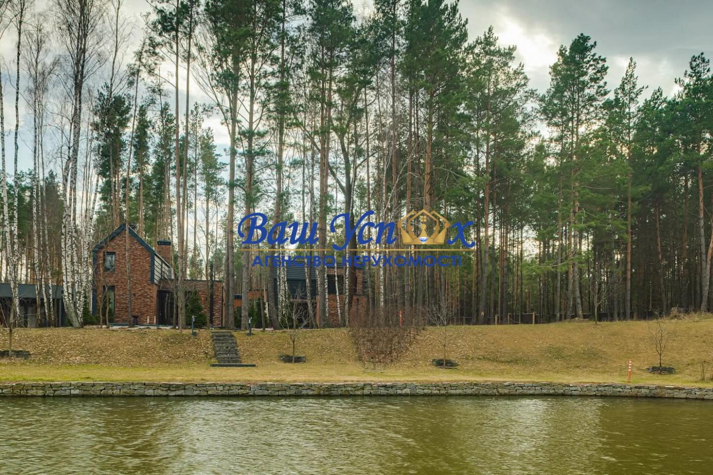Продажа дома в лесу с озером  КГ Riviera Village . село Лебедевка.