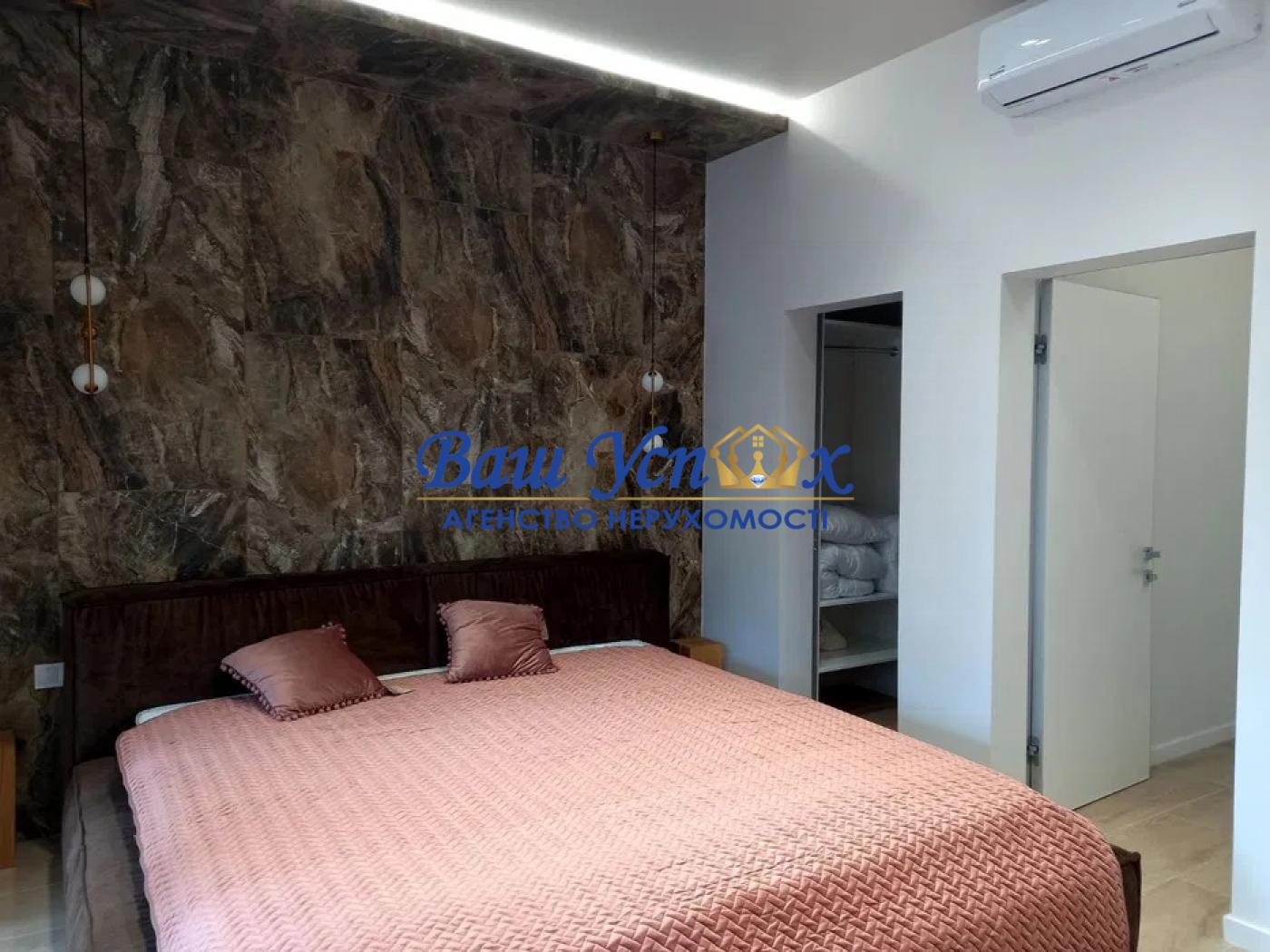 Продажа дома в городке .Возле озера КГ Riviera Village