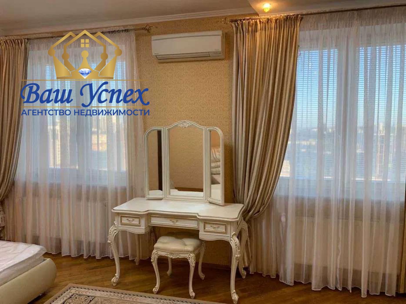 Сдам 4 ком квартиру пентхаус , Печерск, ул Ежи Гедройца,2