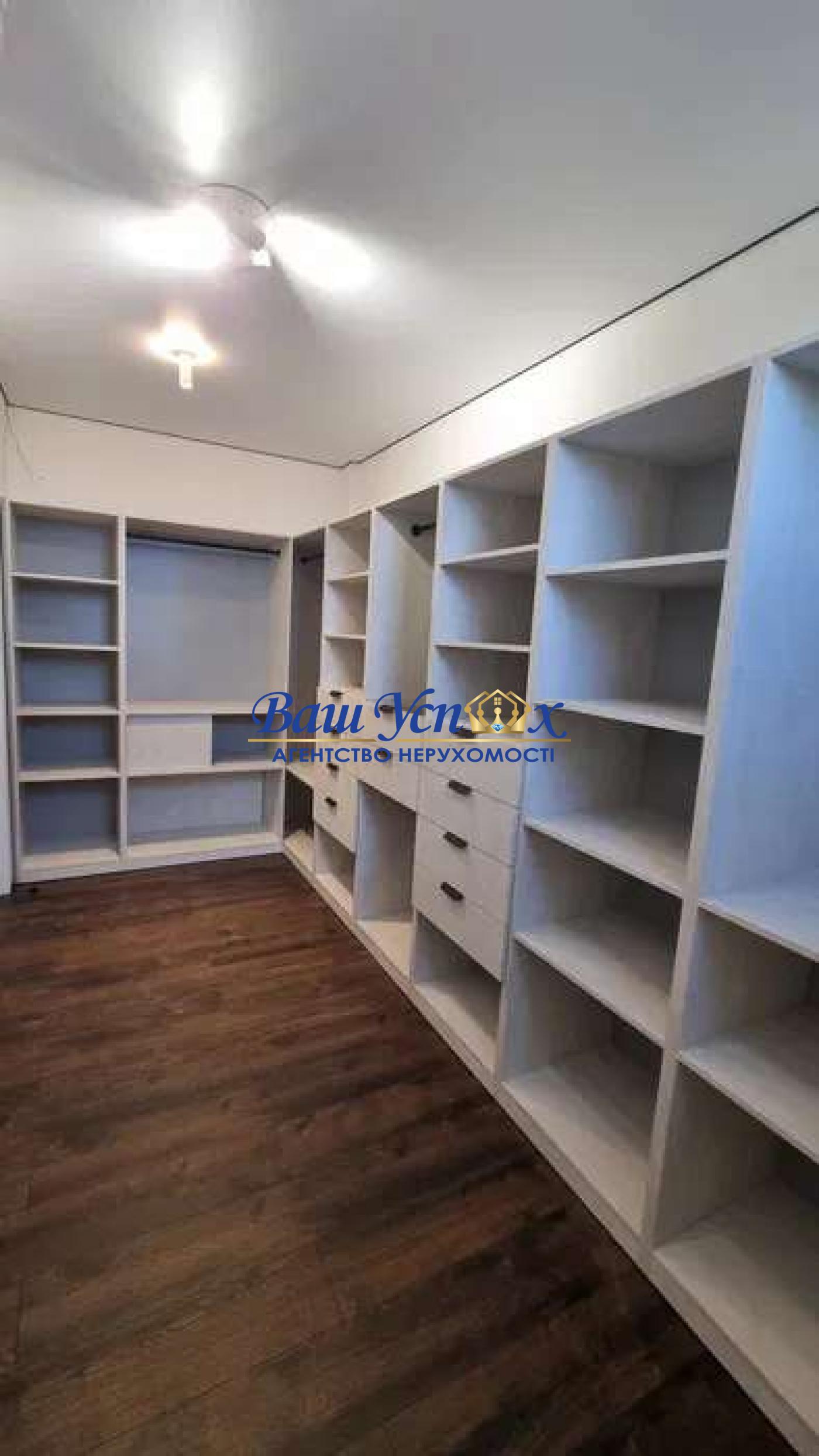 Продажа нового современного дома, Гатное, Киевская улица, хай тек